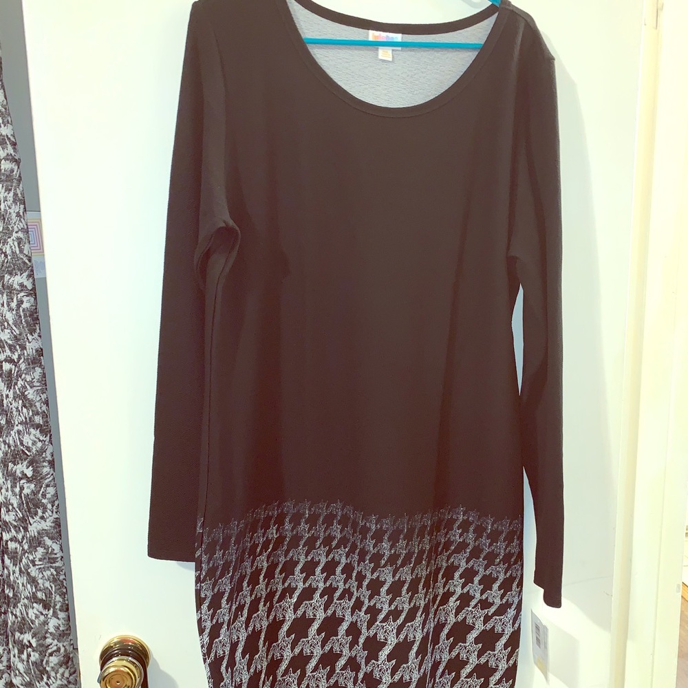 BNWT - LuLaRoe Debbie - Black Houndstooth Ombré